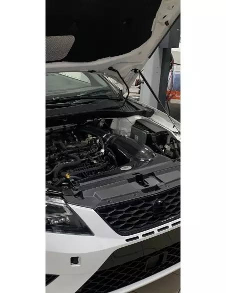 Seat Leon 2,0TFSi Cupra 5F Forge Motorsport Kolfiber insugskit med svart silicon slang
