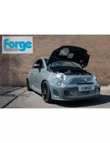 Abarth 500/595/695 1,4Turbo (endast manuella växellådor) Forge Motorsport Intercooler kit med svarta slangar