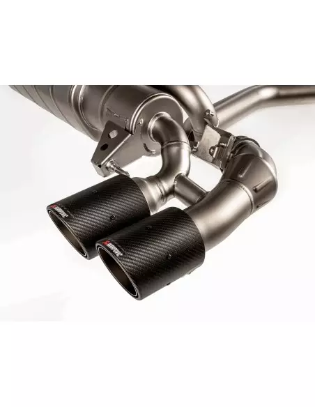 BMW M240i B58 G42 Akrapovic Slip-on i rostfritt med original avgasventil och kolfiber utblås