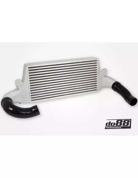 Audi RS3 2,5TFSi 8V Facelift DO88 Intercooler Mera med svarta slangar och tryckrör