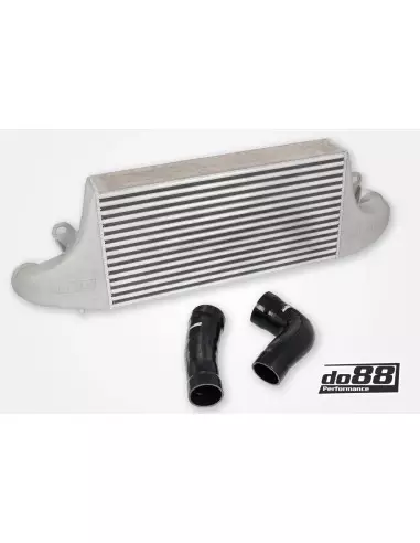Audi RS3 2,5TFSi 8V Facelift DO88 Intercooler Mera med svarta slangar och tryckrör