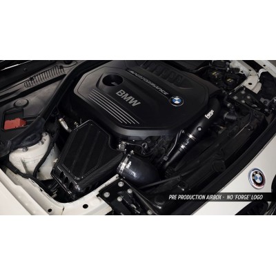 BMW 440i F32/F33 B58 Forge Motorsport Insugssystem Kolfiber med sportluftfilter och insugs slang i svart silicon