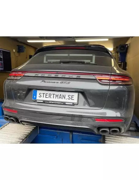 Stertman Motorsport Reklamlist till nummerplåt med vår webadress och logga (Formac)