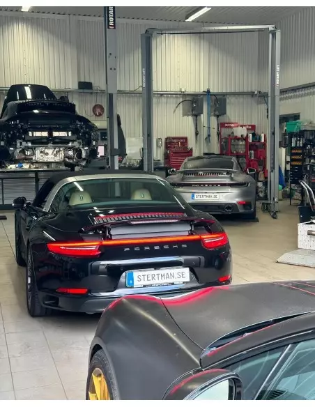 Stertman Motorsport Reklamlist till nummerplåt med vår webadress och logga (Formac)