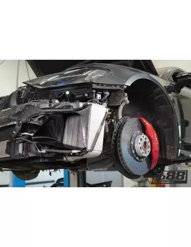 Audi RS6 4,0TFSi V8 C8 DO88 Intercooler MERA kit med svarta slangar och kolfiber luftstyrning