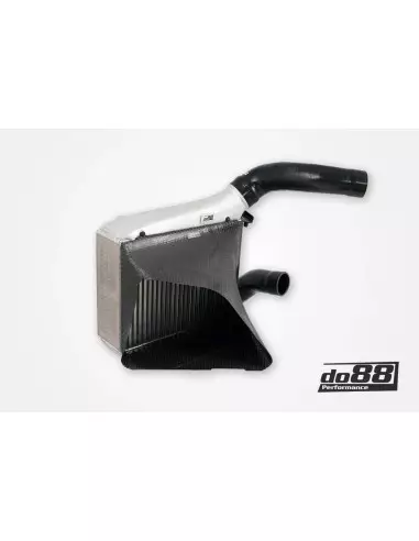Audi RS6 4,0TFSi V8 C8 DO88 Intercooler MERA kit med svarta slangar och kolfiber luftstyrning