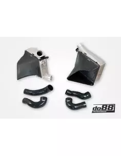 Audi RS7 4,0TFSi V8 4K DO88 Intercooler MERA kit med svarta slangar och kolfiber luftstyrning 2